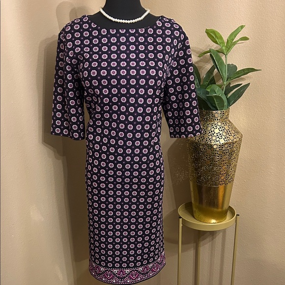 Banana Republic Dresses & Skirts - Banana Republic Navy Dress with Pink Medallion Print